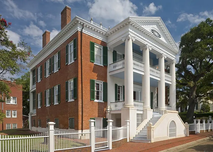 Choctaw Hall Bed & Breakfast