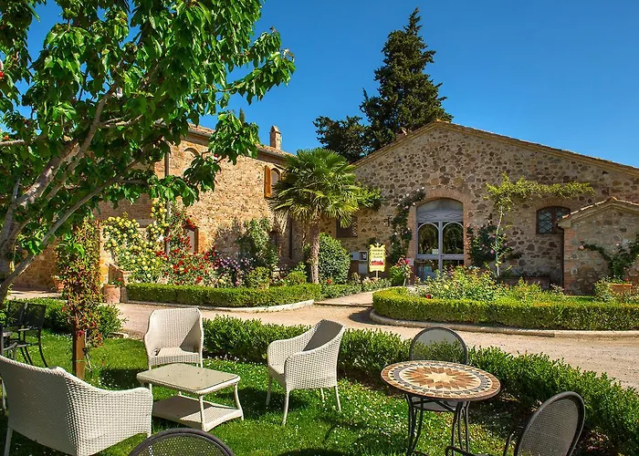 La villa: Castello di Spedaletto da Laura