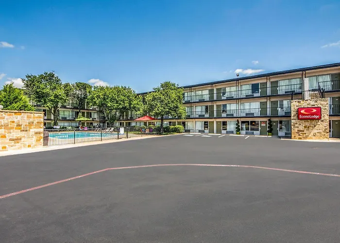 Econo Lodge Airport I-35 North