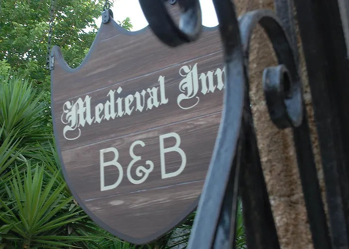 Albergo centrale: Medieval Inn