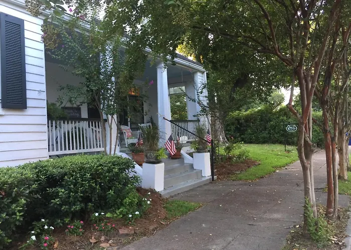 Magnolia Cottage Bed And Breakfast