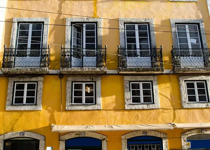 Locals Hostel & Suites