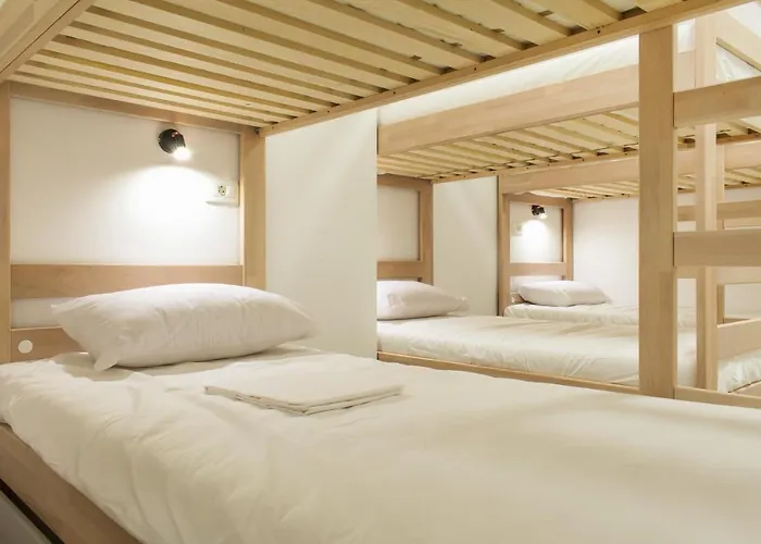 Hostel: Gravitas Hostel