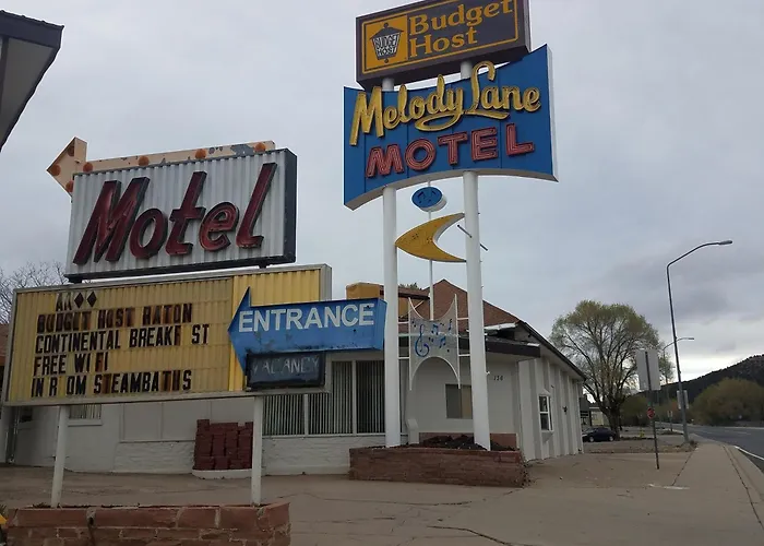 Motel: Budget Host Melody Lane