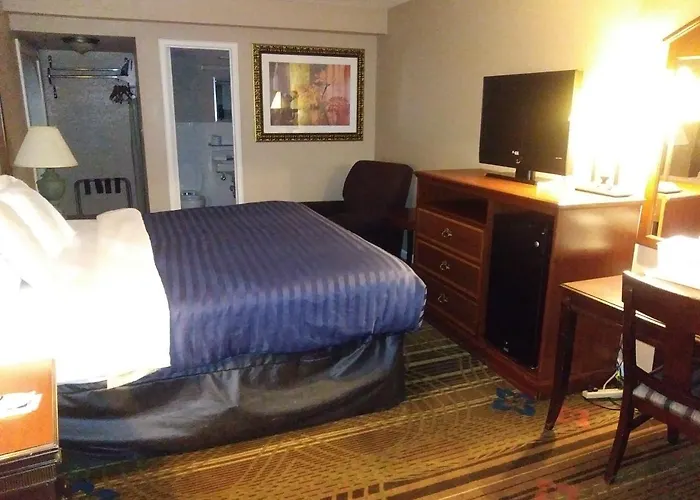 Motels Days Inn By Wyndham Hot Springs