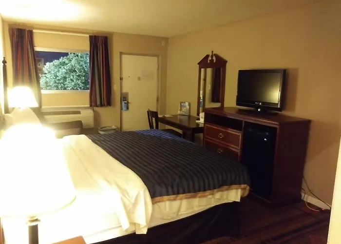 Motels Days Inn By Wyndham Hot Springs