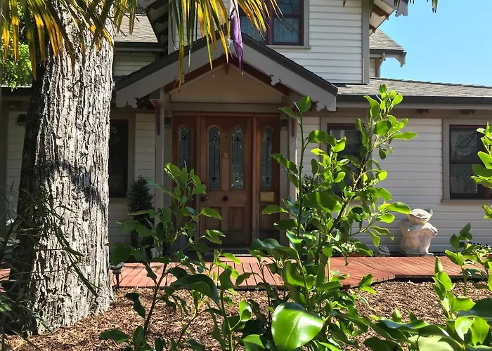 B&B only: Baywick Inn Bed & Breakfast