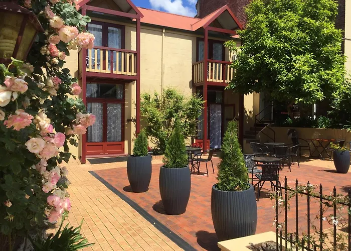 Hotels With Four Stars Art On York