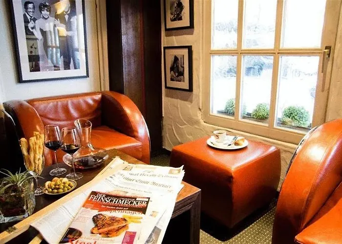 Hotel mit Tennis: Dom Hotel Am Roemerbrunnen