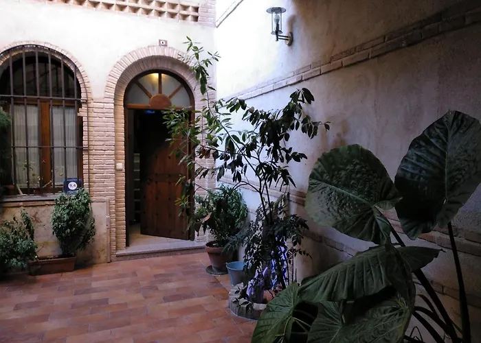 La Casa Del Grial