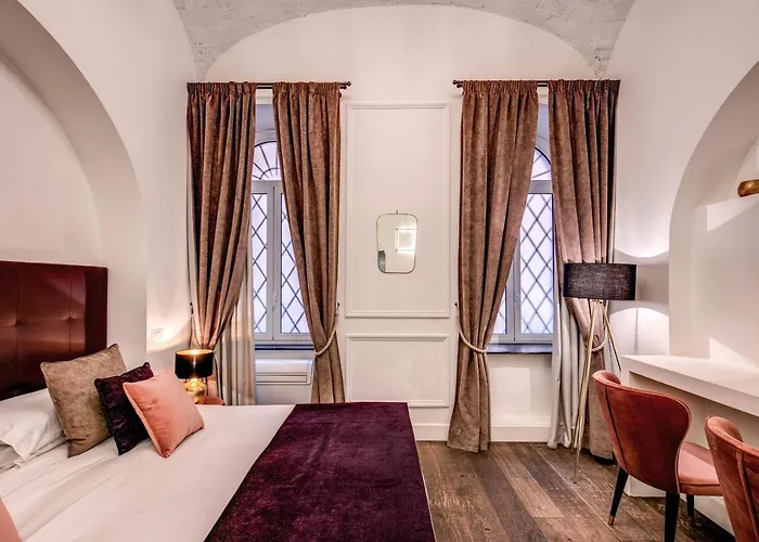 Self Catering: Boutique Centrale Relais