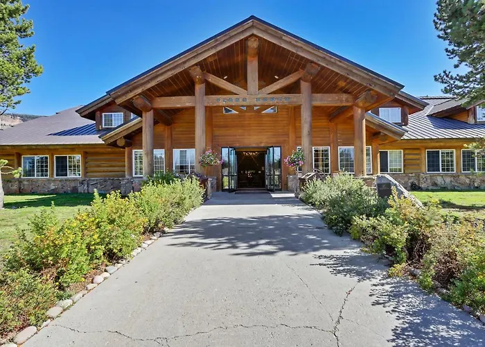 Vacation rental: Headwaters Lodge & Cabins At Flagg Ranch
