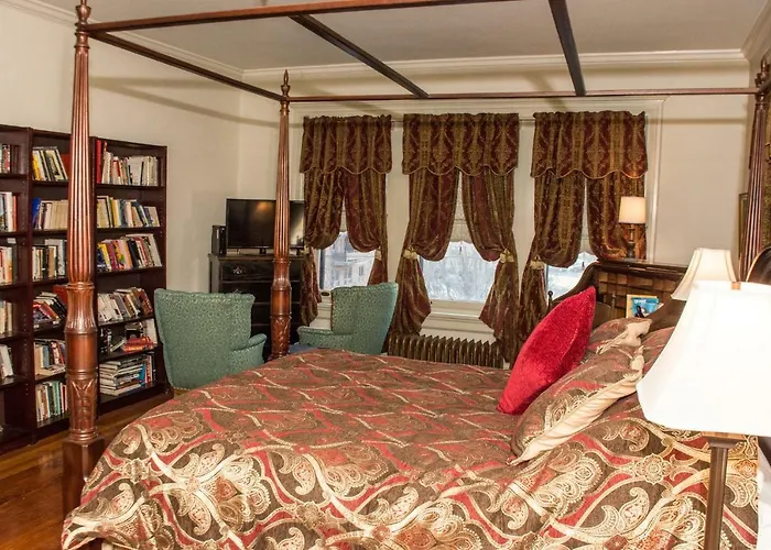 Central hotel: Historic Benner Mansion