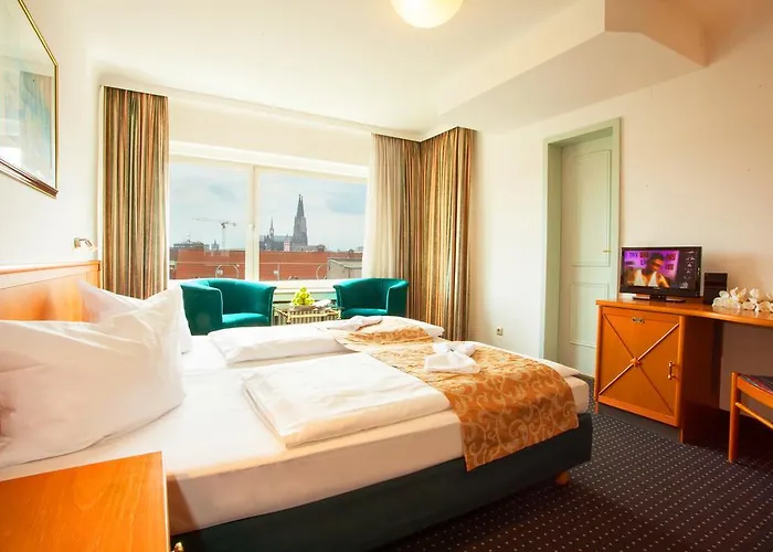 Hôtel: Ina Hotel Royal