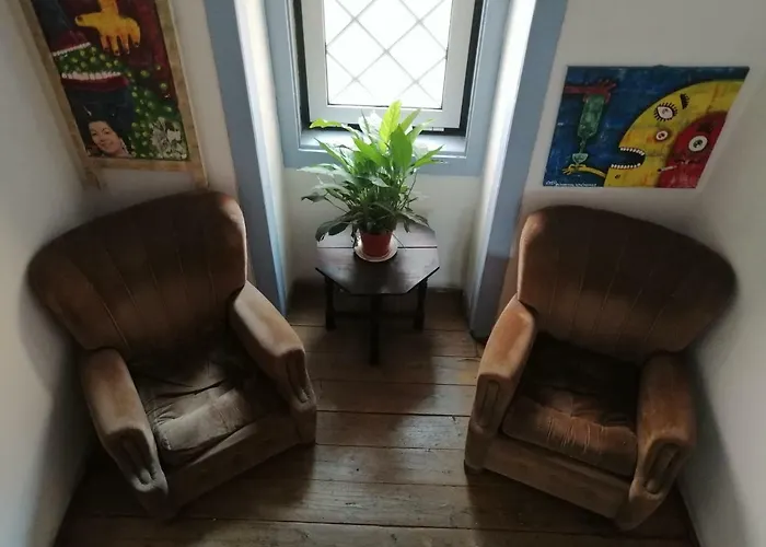 Locals Hostel & Suites