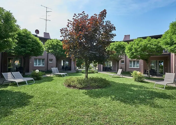 3-Sterne-Hotel: Villaggio Turistico Lugana Marina