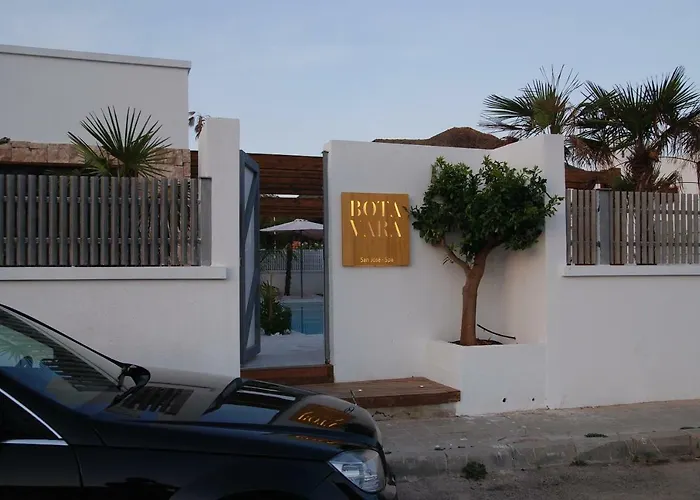 Villa con piscina: Espacio Botavara