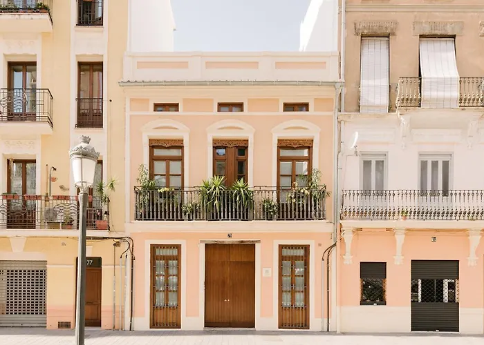 Beach hotel: Barracart Apartments