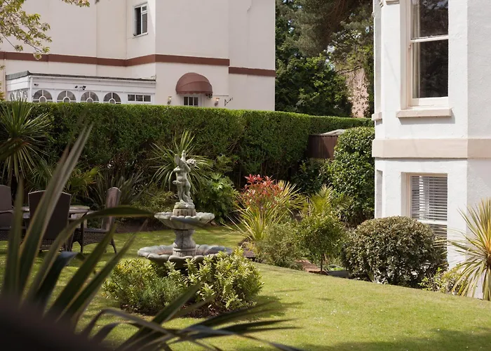 Airport Hotel: Washington House Hotel