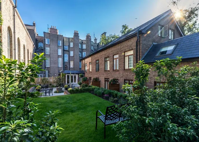 Family Hotel: Stauntons On The Green Hotel