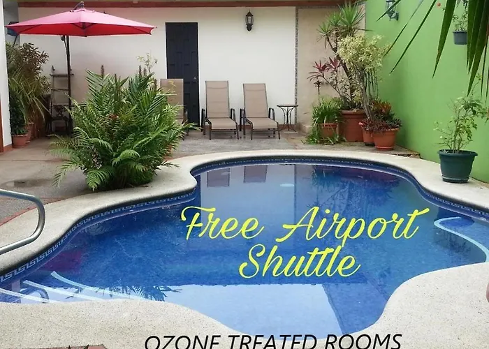 Hotel La Guaria Inn&Suites
