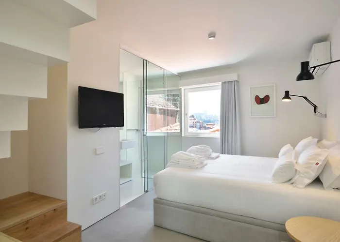 Hotel: House Of Artists