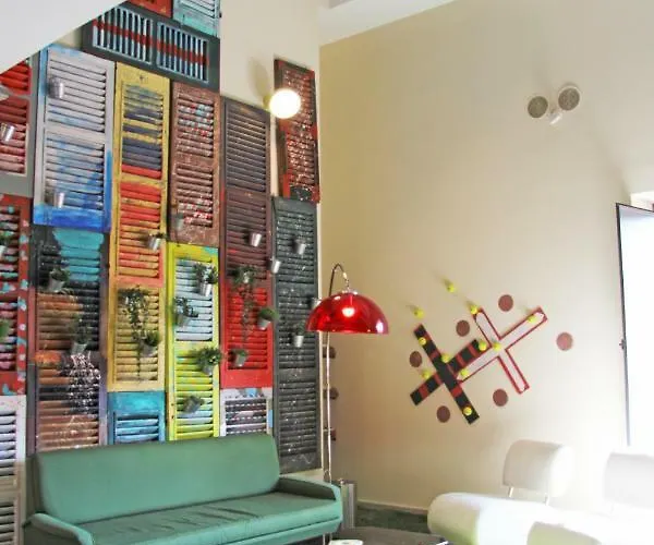 B&B: Urban Pop 2 Bnb