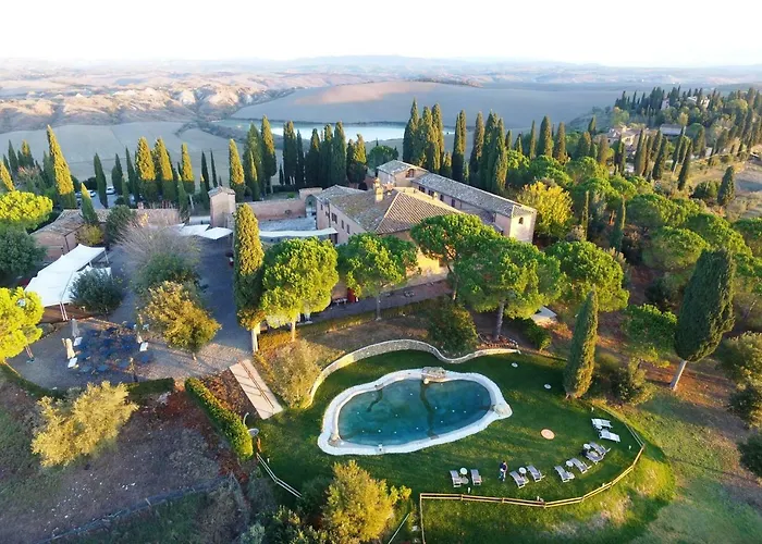 Hotel Con Piscina Castello Di Leonina
