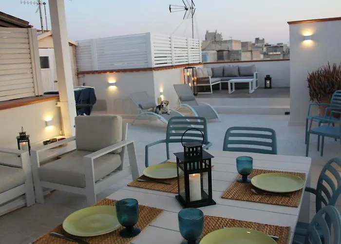 La villa: La lanterna sul mare