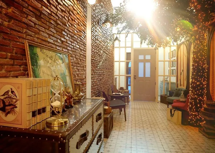 B&B only: Hide And Seek Boutique Hometel