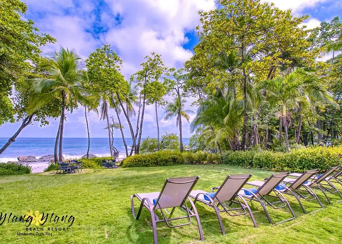 Hotel: Ylang Ylang Beach Resort