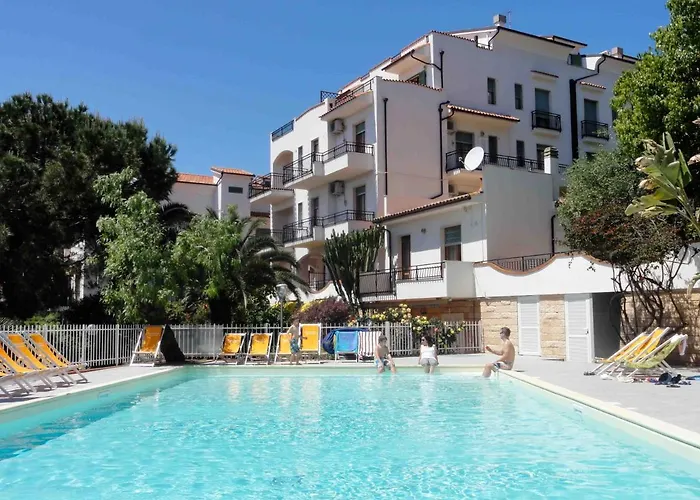 Hotel con piscina: Residence Dei Fiori