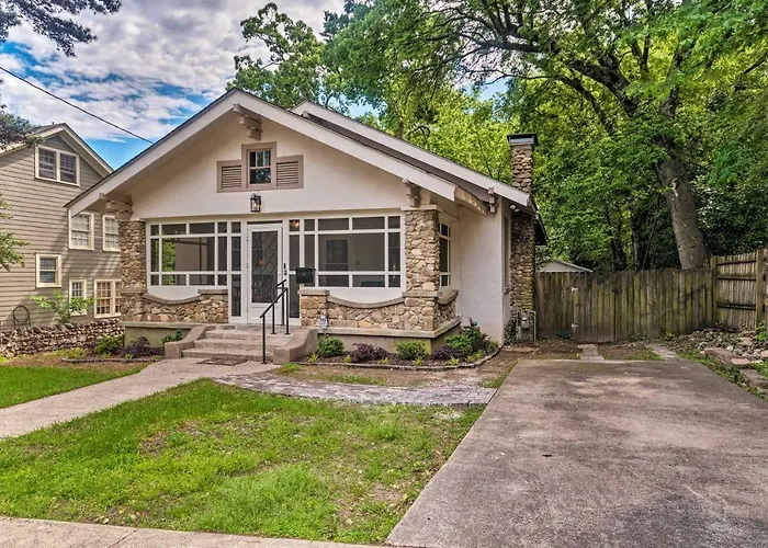 Spacious And Updated 1920S Hsnp Craftsmen Home