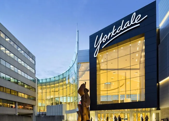 Luxury hotel only: Holiday Inn Toronto - Yorkdale