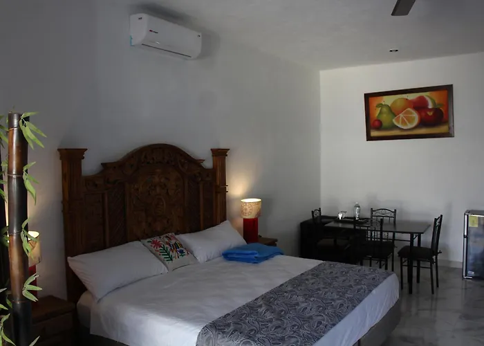 Hotel with pool: Hotel Casona Margot