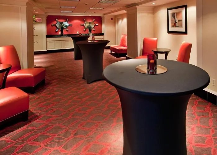 Beach hotel: Holiday Inn Kansas City Downtown Aladdin