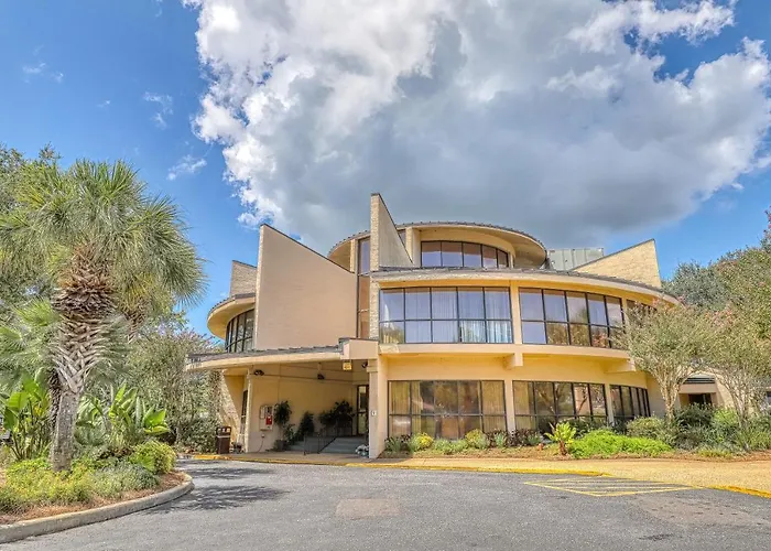 Island Club Condos