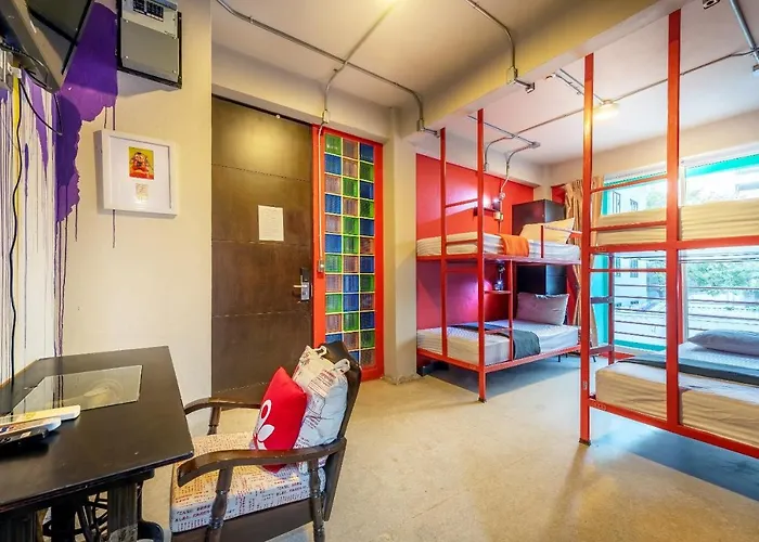 Silom Art Hostel