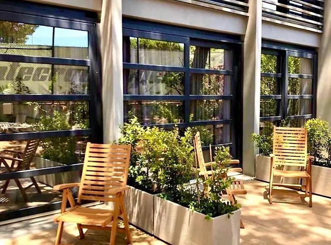 Hotel Ping Pong: Royal Tennis Club